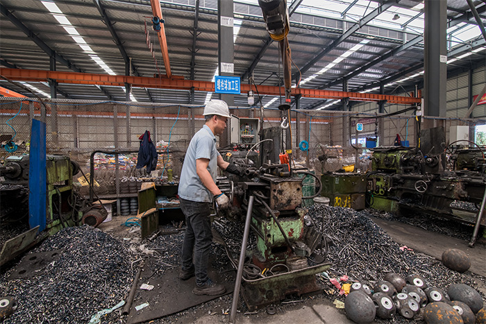 西安网架配件-螺栓球加工车间